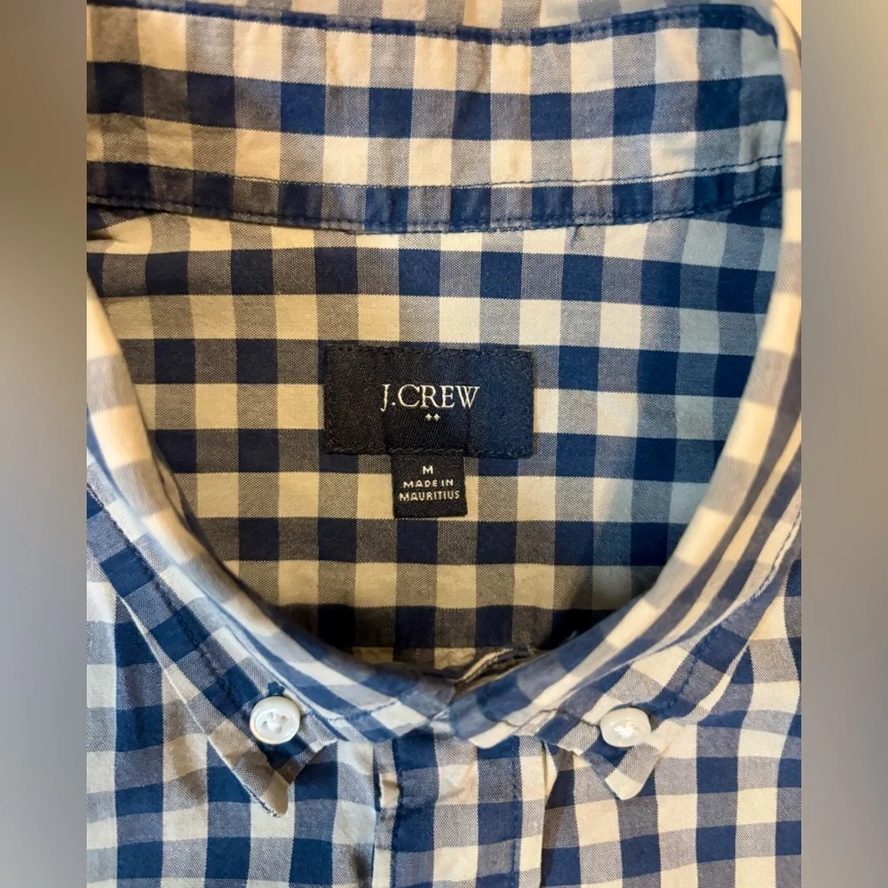 J. Crew Men’s Size Medium Blue and White Checkered Button‎ Down Shirt